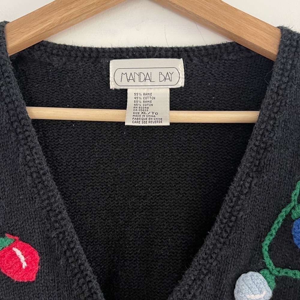 Kitschy Mandal Bay Vintage Christmas Sweater - XL - Picture 4 of 6